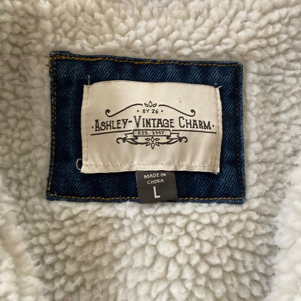 Vintage Sherpa Trim Denim Jacket Oversized Color Blue Size L - Picture 5 of 6